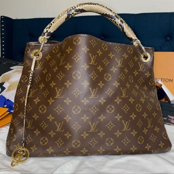🦄✨RARE Louis Vuitton Artsy MM Python handle Exotique - Picture 1 of 16